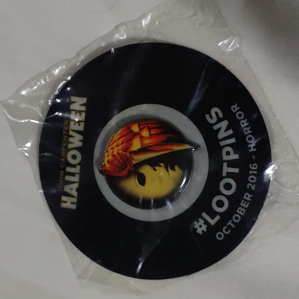 Loot Crate pin Oct. 2016 Horror